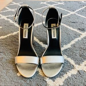 Steve Madden Silver Carrson Block Heel Size 6